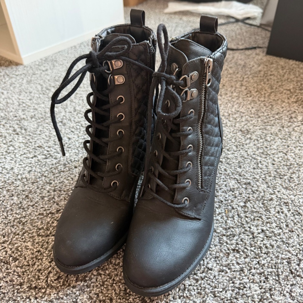 Sonoma Melodyy Combat Boots Size 8 Quilted Lace Up Block Heel Black Ankle Boots - Picture 3 of 8